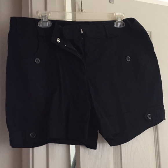Dress barn shorts cargo style☀️ - Picture 2 of 8